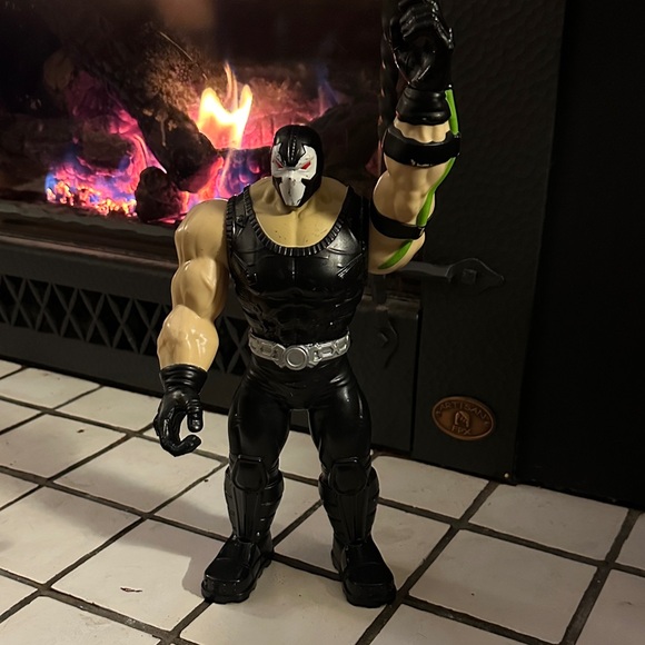 Bane Action Figure 12”
Great price as this same figure is listed from $18-25 - Picture 3 of 4